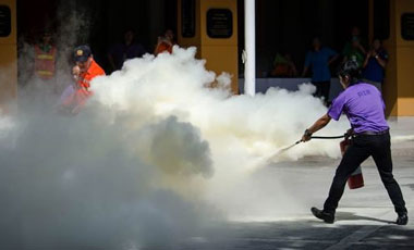 Angelegenheiten, die Aufrechterhaltung und Verwendung von Kohlendioxid -Feuerlöschern benötigen